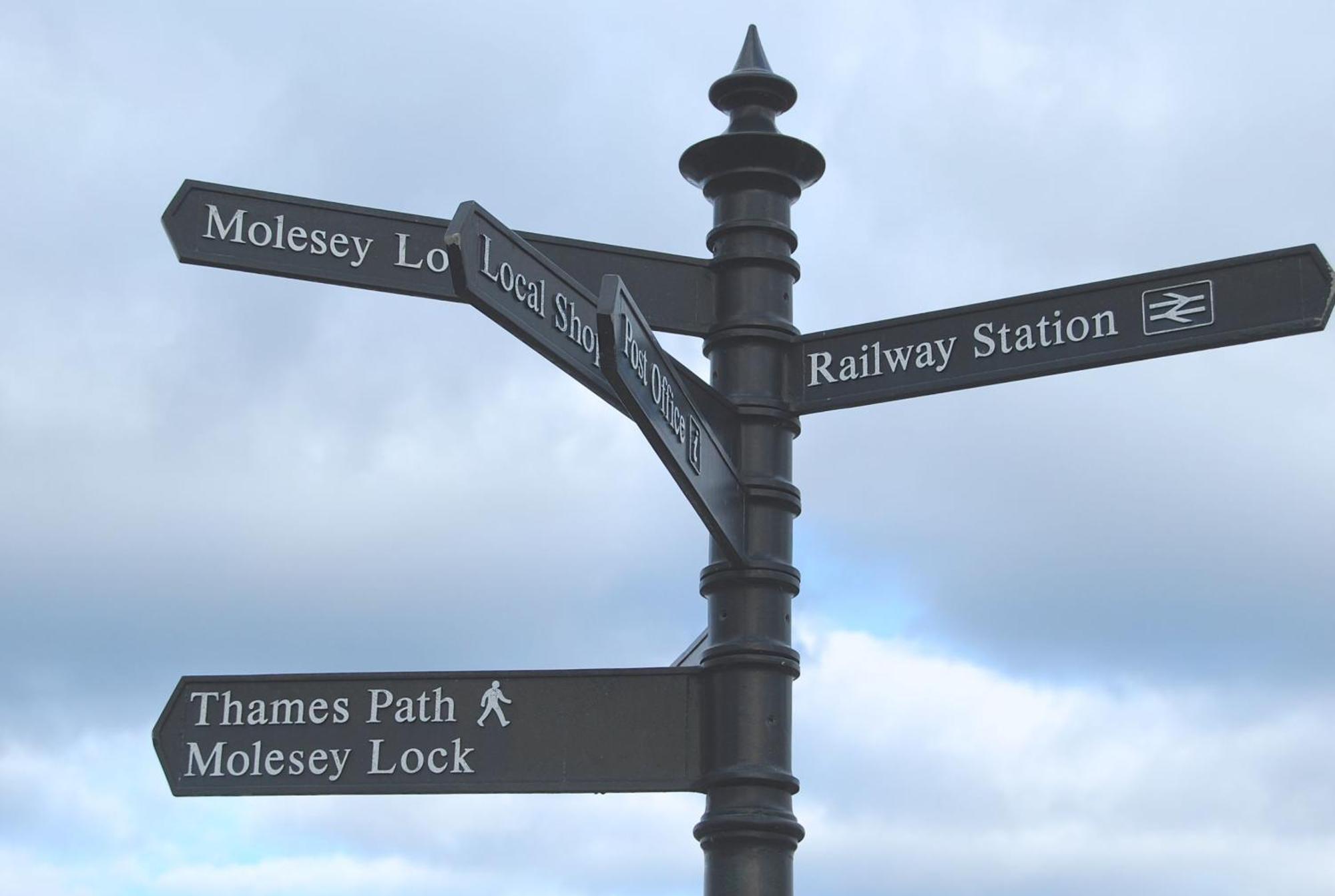 Hampton Court Snug Walk To Train & Palace East Molesey Eksteriør billede