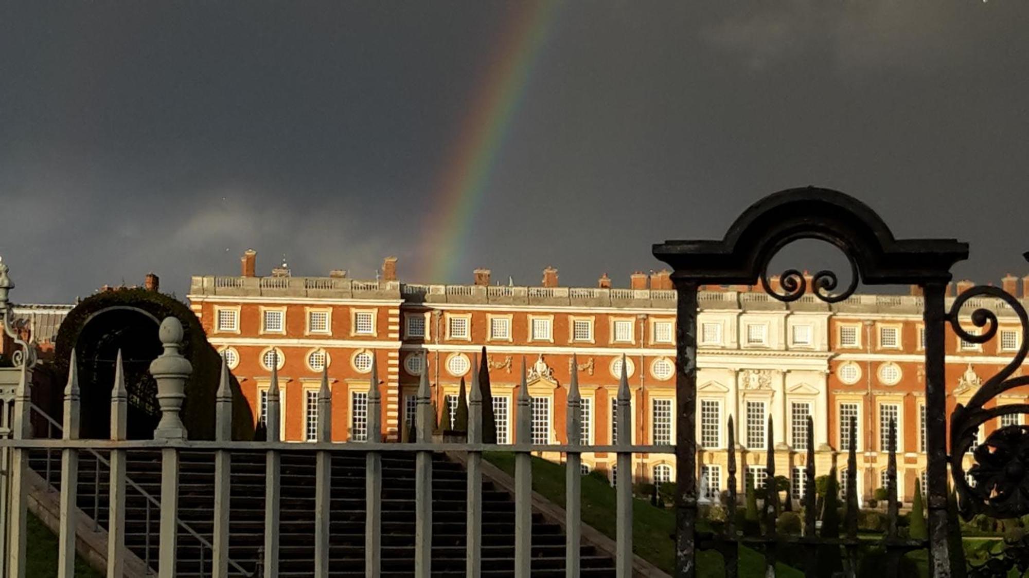 Hampton Court Snug Walk To Train & Palace East Molesey Eksteriør billede